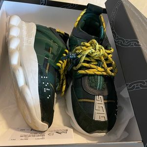 Versace chain reaction